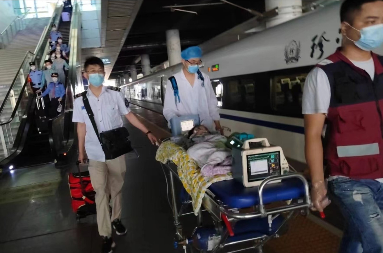 武平县高铁转运公司